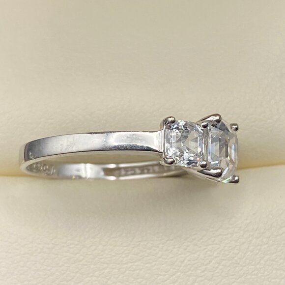 SW 14K White Gold Ring Sz. 6 - 3 x Cubic Zirconia Asscher Cut - 2.86 gm, 2.71 ct - Picture 5 of 16